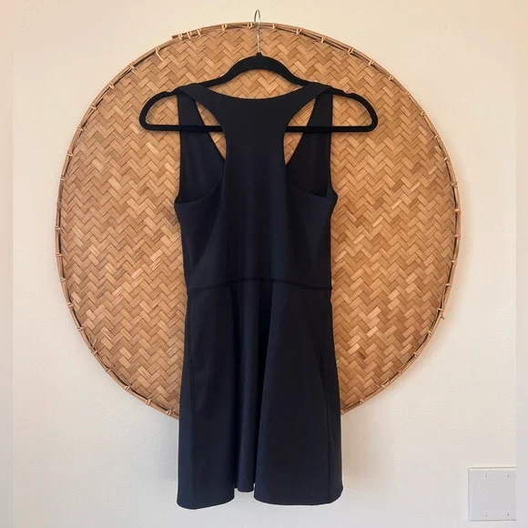 REFORMATION ECOMOVE BELLA ACTIVE BLACK TENNIS-CORE DRESS/SKORT‎ V-NECK EUC